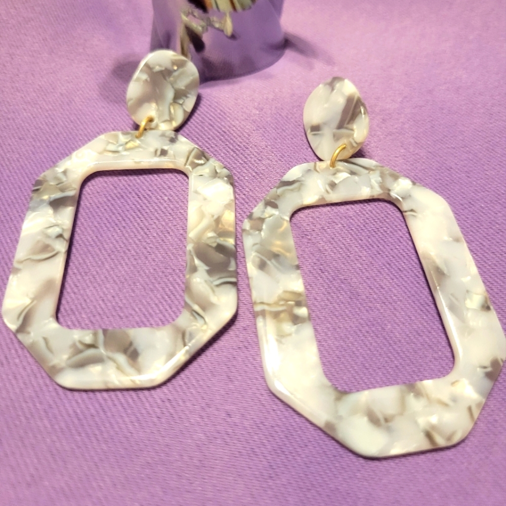 🌺Acrylic Dangle Earrings🌺